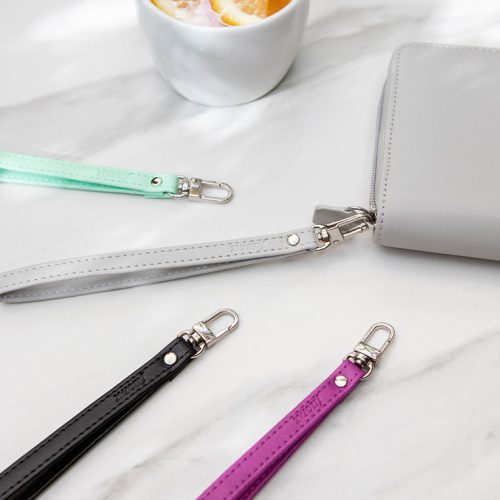 SAFFIANO WRISTLET ACC iso hover